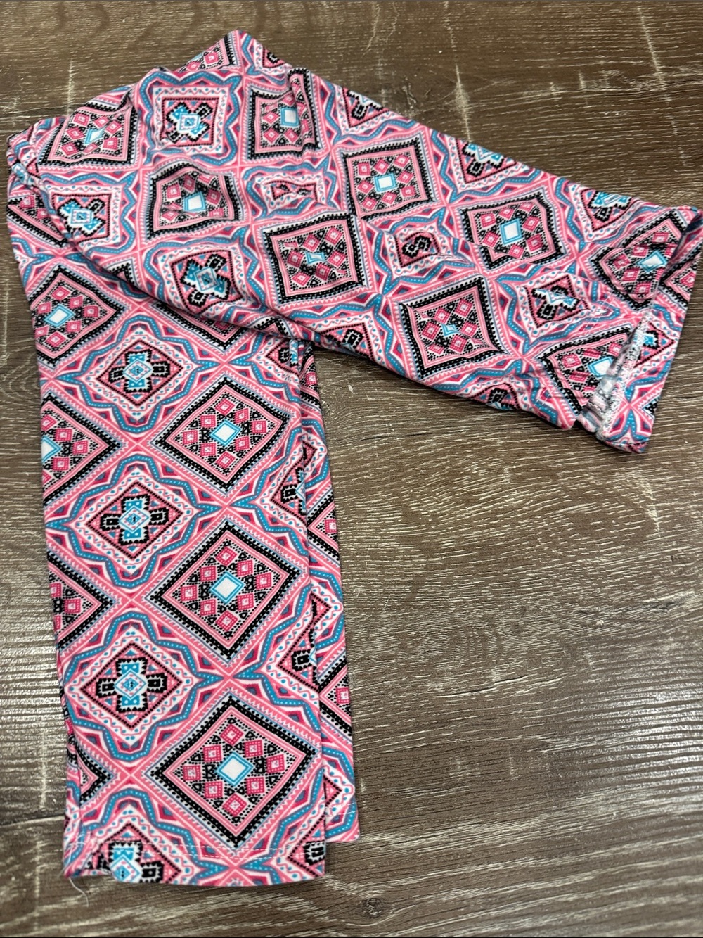 dELiA*s Pink Aztec-Style Stretch Leggings